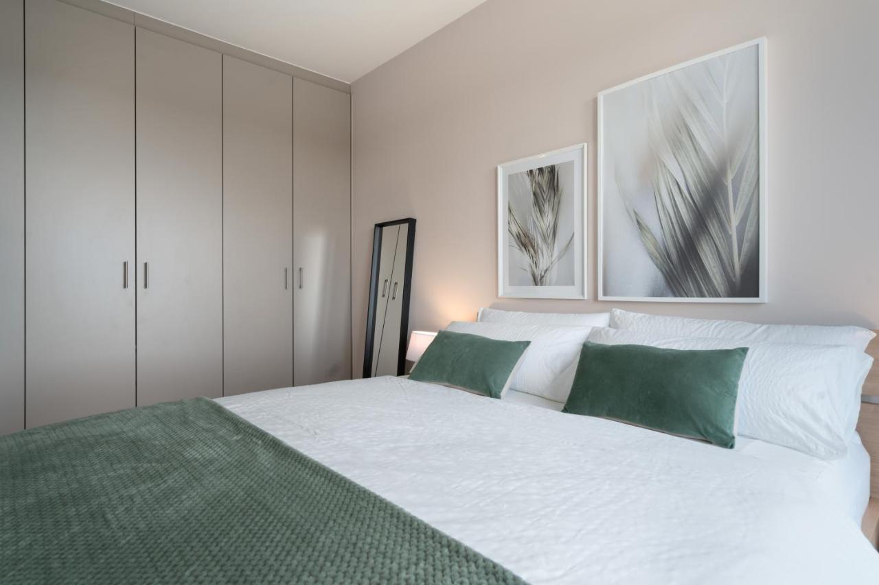 Shs Homes-Luxe Highrise, 2 Bedrooms, Kitchen, Free Parking, Stunning View, Large Tarrasse, Workspace Hasselt Exteriér fotografie