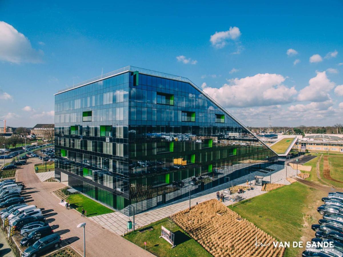 Shs Homes-Luxe Highrise, 2 Bedrooms, Kitchen, Free Parking, Stunning View, Large Tarrasse, Workspace Hasselt Exteriér fotografie
